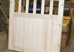 Framed Part Solid Flat Top Gate