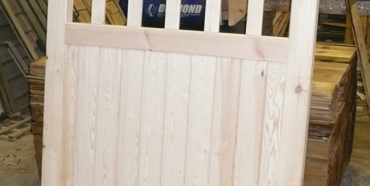 Framed Part Solid Flat Top Gate
