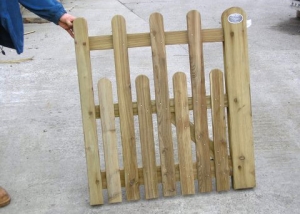 Paled Staggered Top Gate
