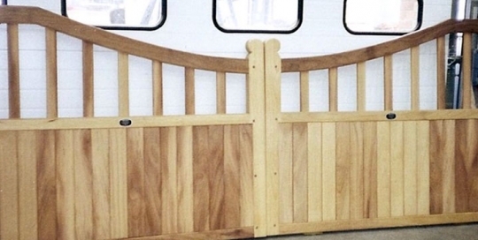 part-solid-dipped-top-driveway-gate