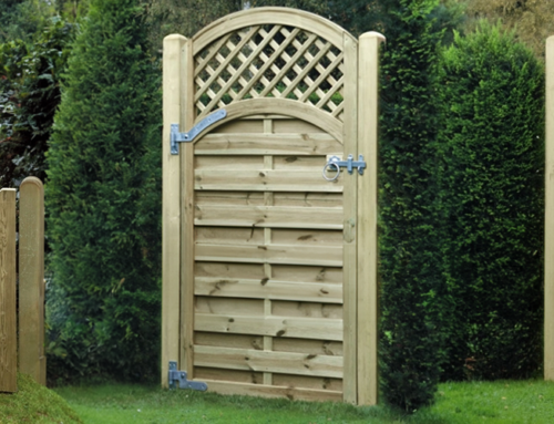 How to Choose the Right Fence Height for Your Garden